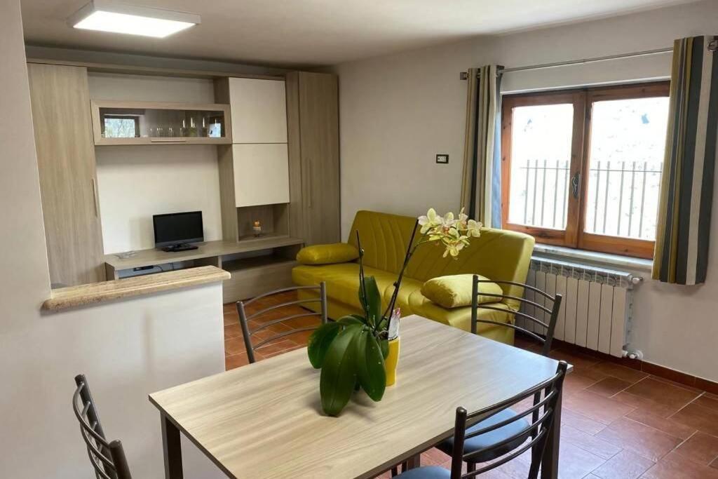 Alloggio A Via Impero Apartment Lenola Exterior photo